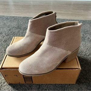 TOMS Lacy Desert Taupe Ankle Boots